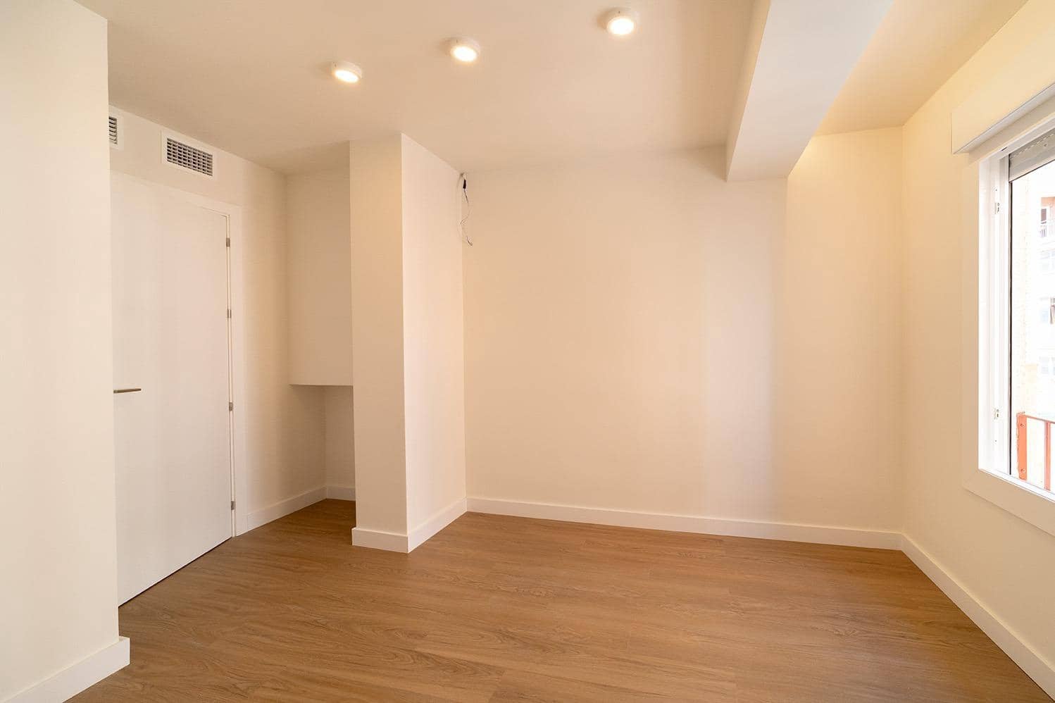 2 slaapkamer Flat te koop in Malaga stad - € 338.500 (Ref: 9865371)
