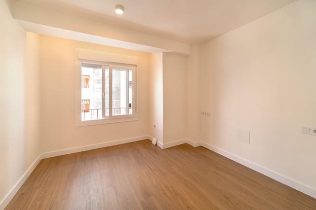 2 bedroom Flat for sale in Cristo de la Epidemia, Málaga city - € 338,500 (Ref: 9865371)