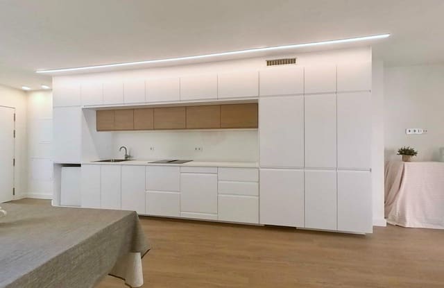 Piso de 2 habitaciones en Cristo de la Epidemia, Málaga ciudad en venta con garaje - 338.500 € (Ref: 9865371)