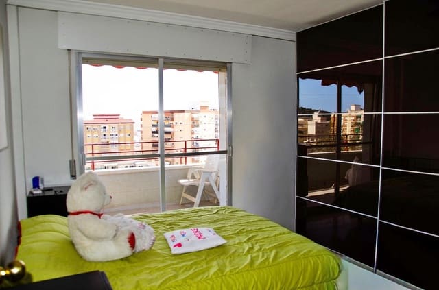 3 slaapkamer Flat te koop in Málaga stad - € 414.000 (Ref: 9865372)