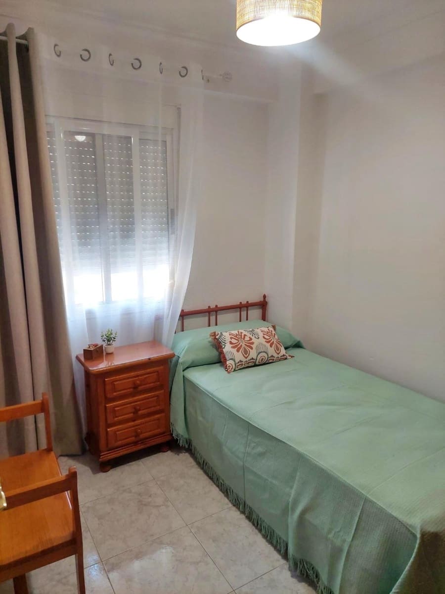 2 quarto Apartamento para arrendar em Malaga cidade - 950 € (Ref: 9890553)