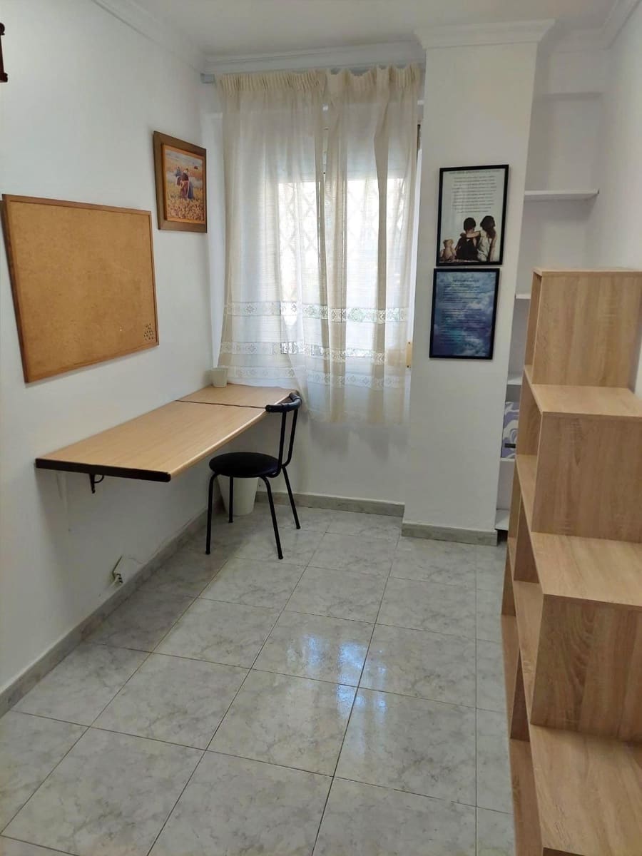2 quarto Apartamento para arrendar em Malaga cidade - 950 € (Ref: 9890553)