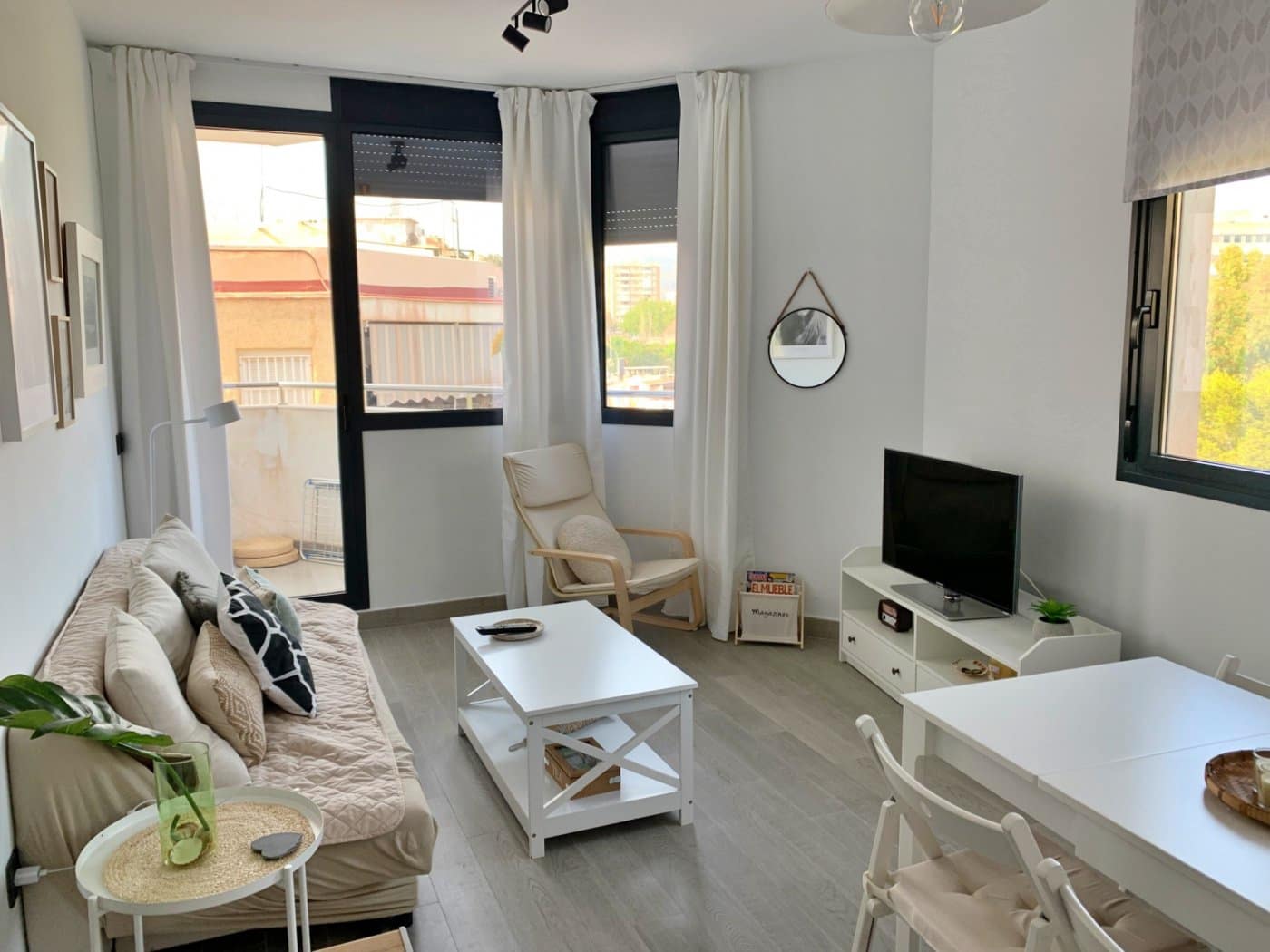 2 bedroom Flat for rent in Malaga city with pool - € 1,200 (Ref: 9924687)