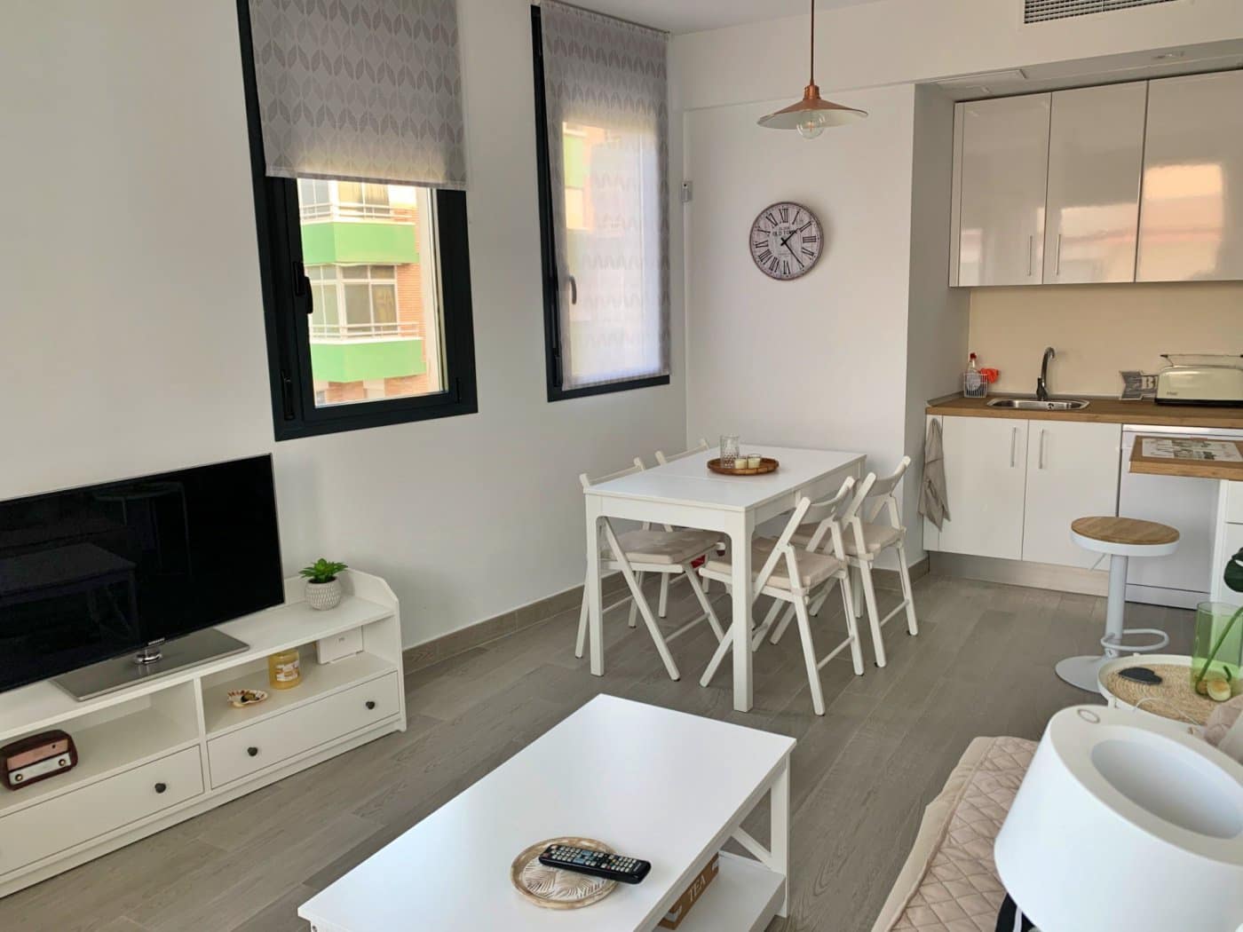 2 bedroom Flat for rent in Malaga city with pool - € 1,200 (Ref: 9924687)