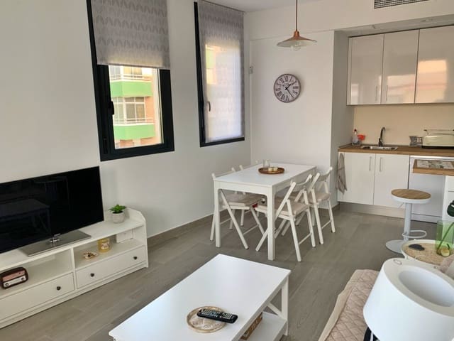 2 bedroom Flat for rent in Parque Victoria Eugenia, Málaga city with pool - € 1,200 (Ref: 9924687)