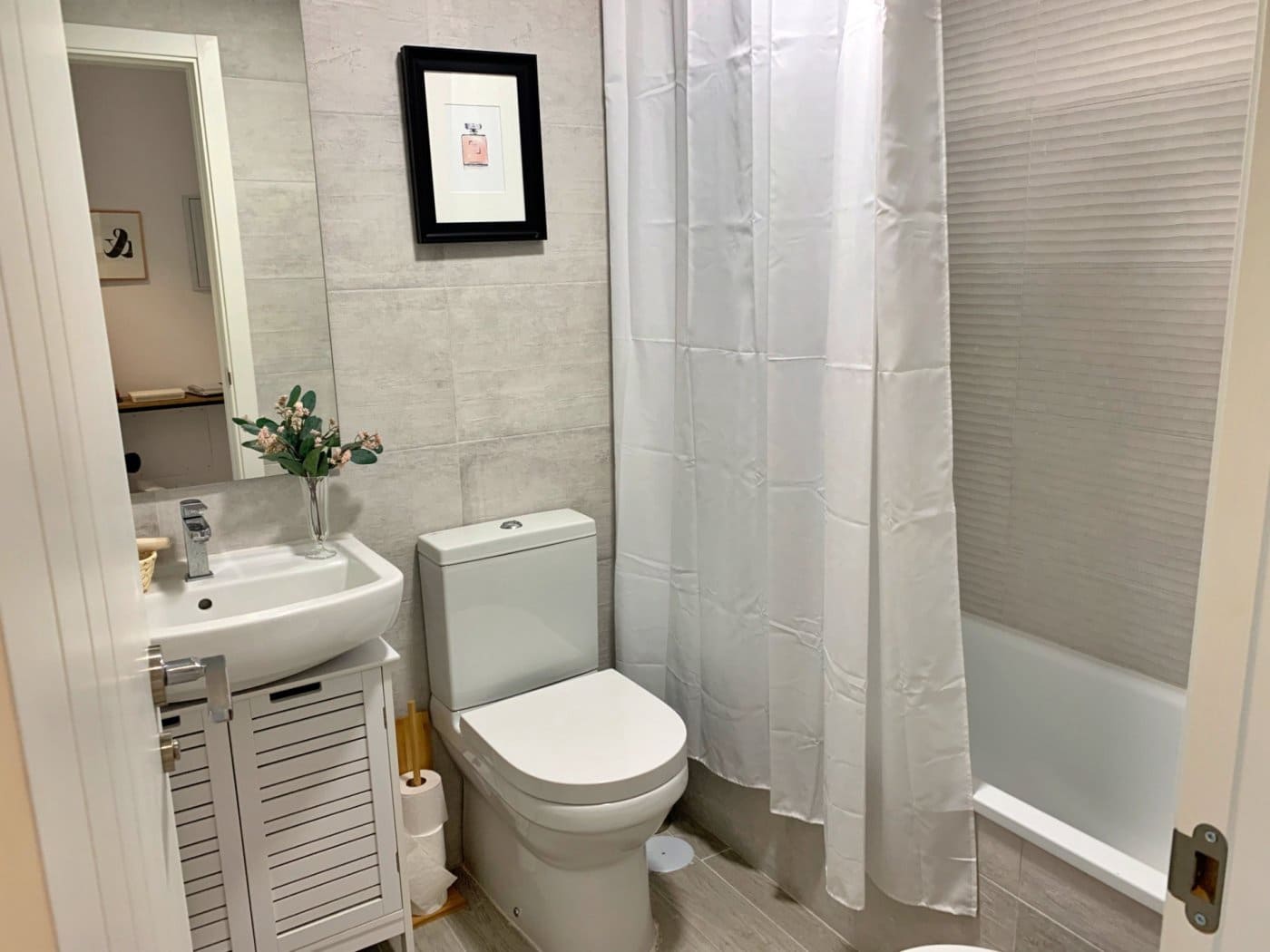 2 bedroom Flat for rent in Malaga city with pool - € 1,200 (Ref: 9924687)