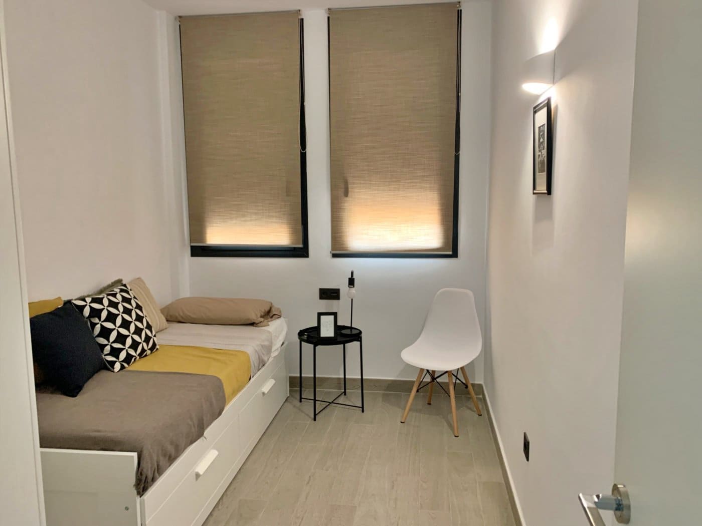 2 bedroom Flat for rent in Malaga city with pool - € 1,200 (Ref: 9924687)
