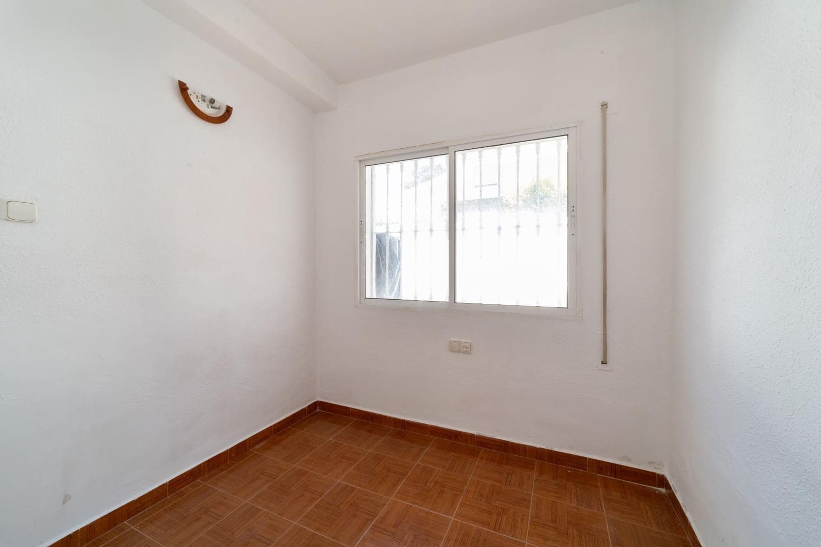 2 bedroom Beach Apartment for sale in Rincon de la Victoria - € 249,000 (Ref: 9942669)