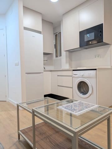 2 sovrum Lägenhet att hyra i Málaga stad - 1 100 € (Ref: 9983193)