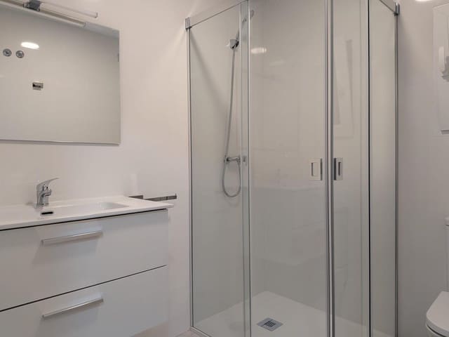 2 sovrum Lägenhet att hyra i Málaga stad - 1 100 € (Ref: 9983193)