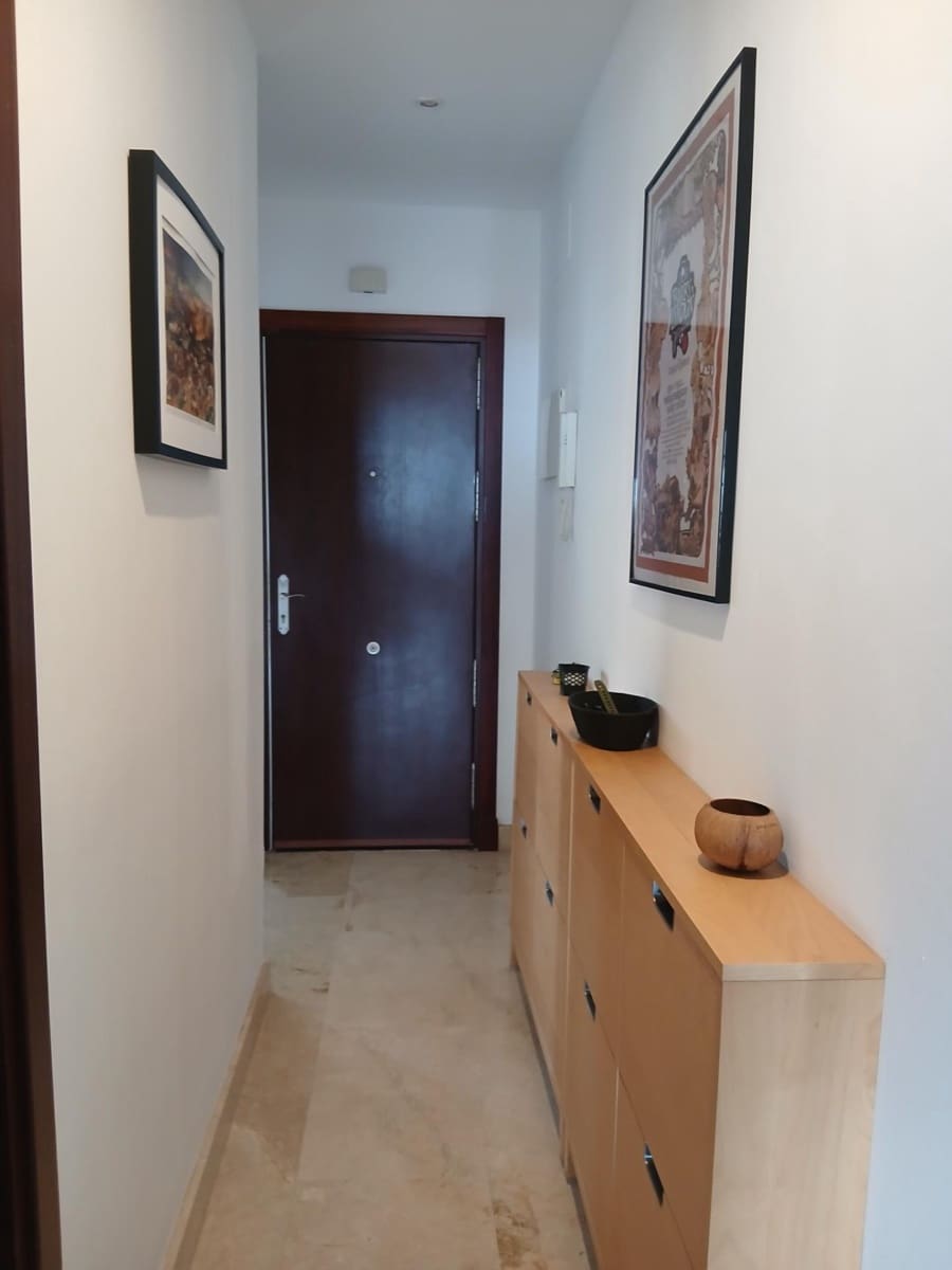 2 soverom Leilighet til leie i Benalmadena med svømmebasseng garasje - € 1 200 (Ref: 9985093)