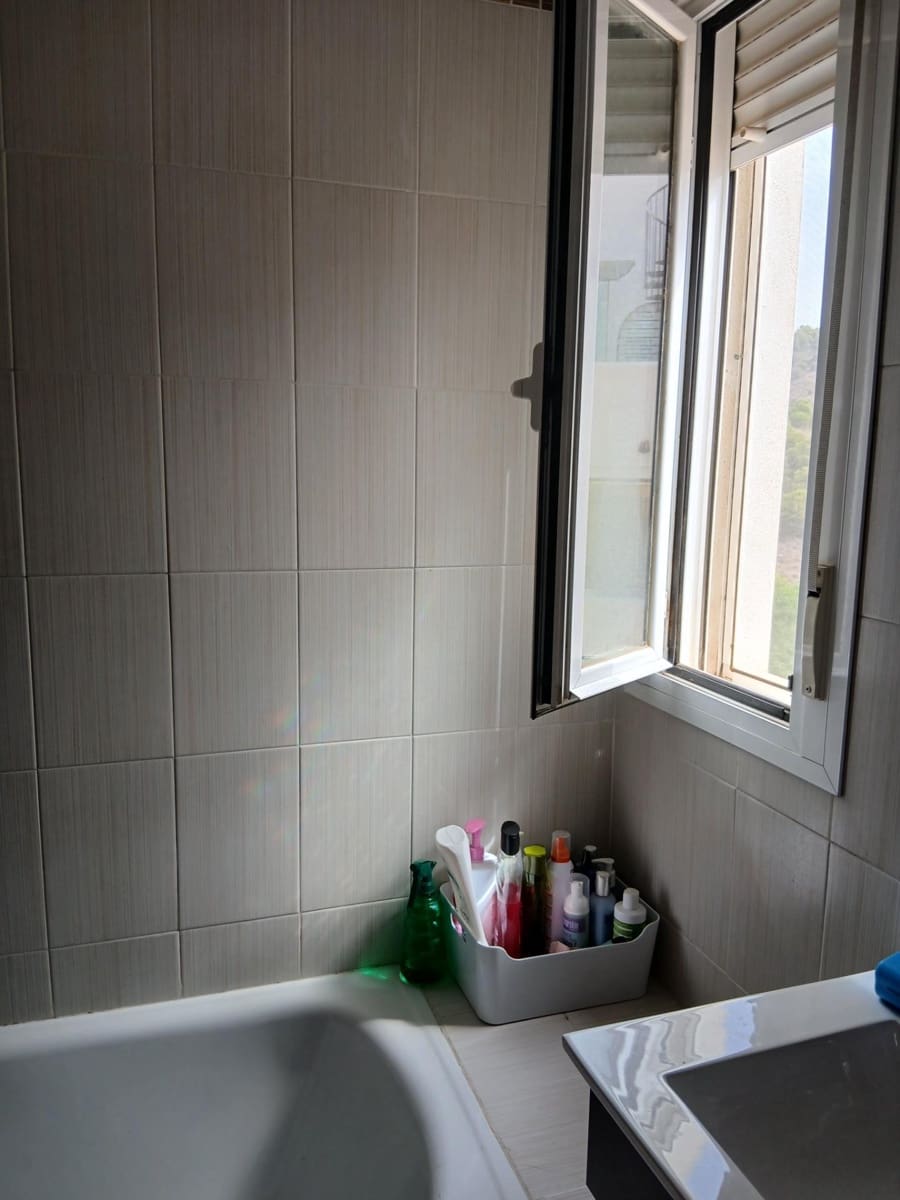 2 soverom Leilighet til leie i Benalmadena med svømmebasseng garasje - € 1 200 (Ref: 9985093)