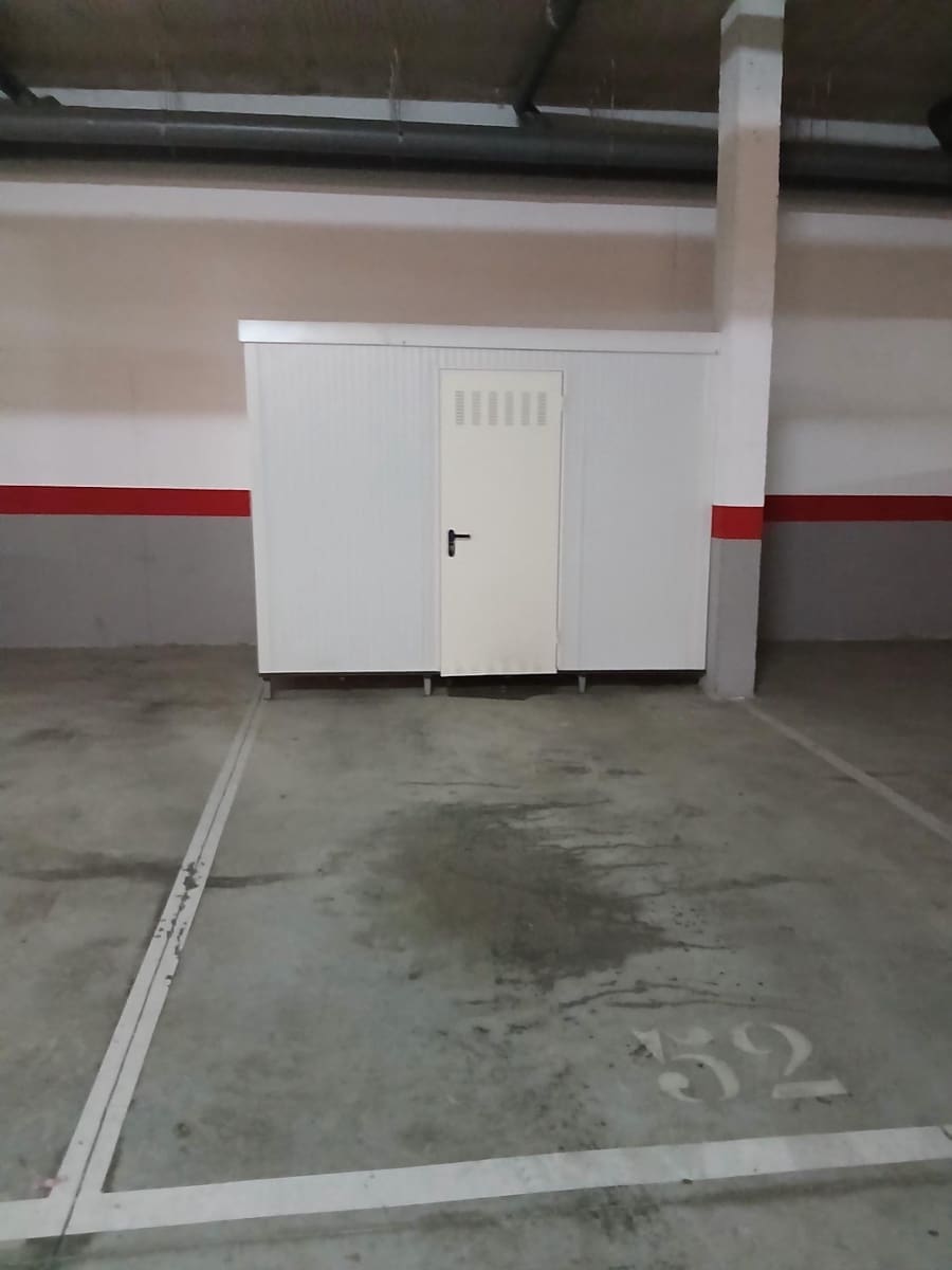 2 soverom Leilighet til leie i Benalmadena med svømmebasseng garasje - € 1 200 (Ref: 9985093)