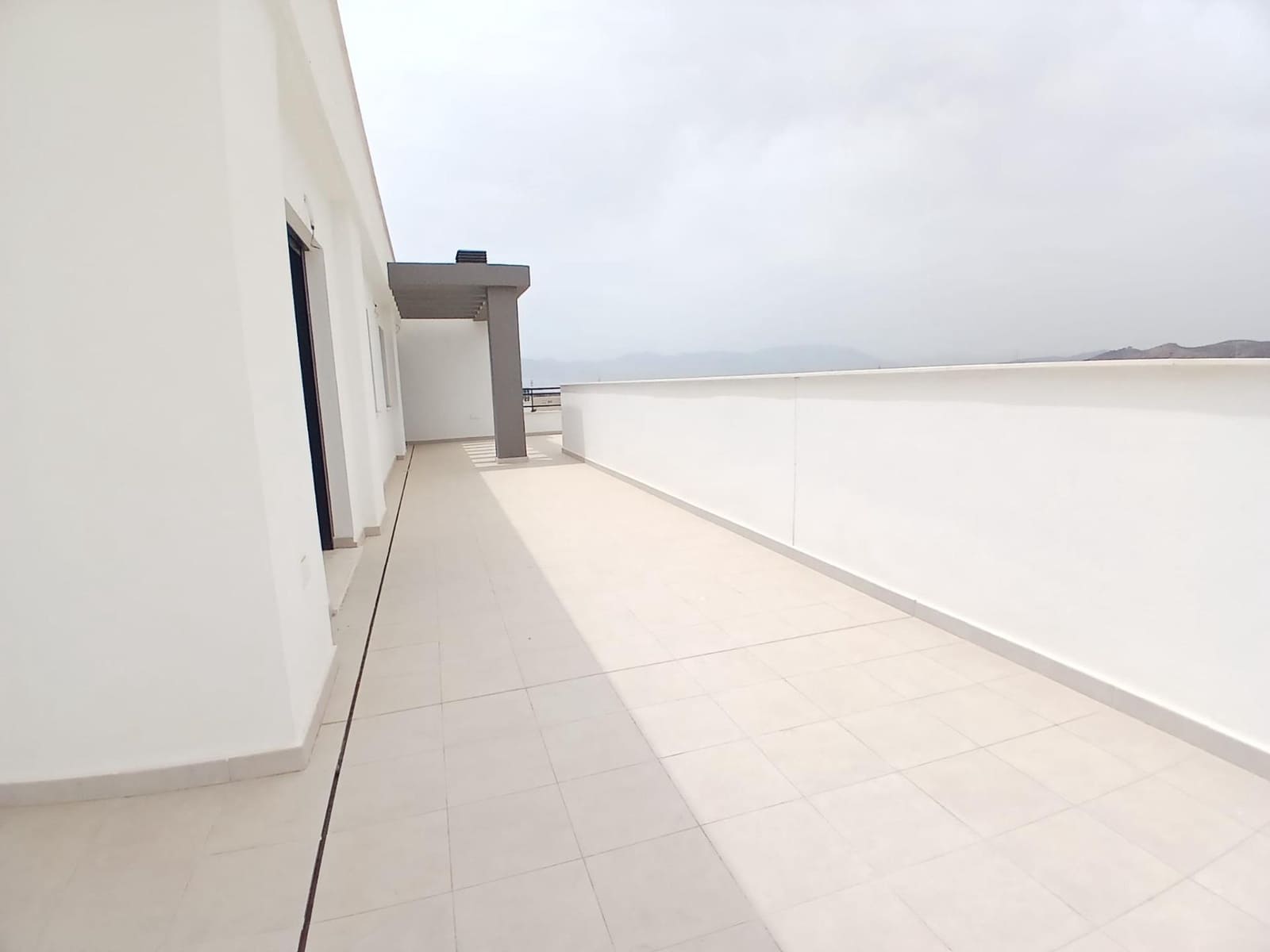 3 sypialnia Mieszkanie na sprzedaż w Puerto de la Torre z basenem garażem - 550 000 € (Ref: 9990822)