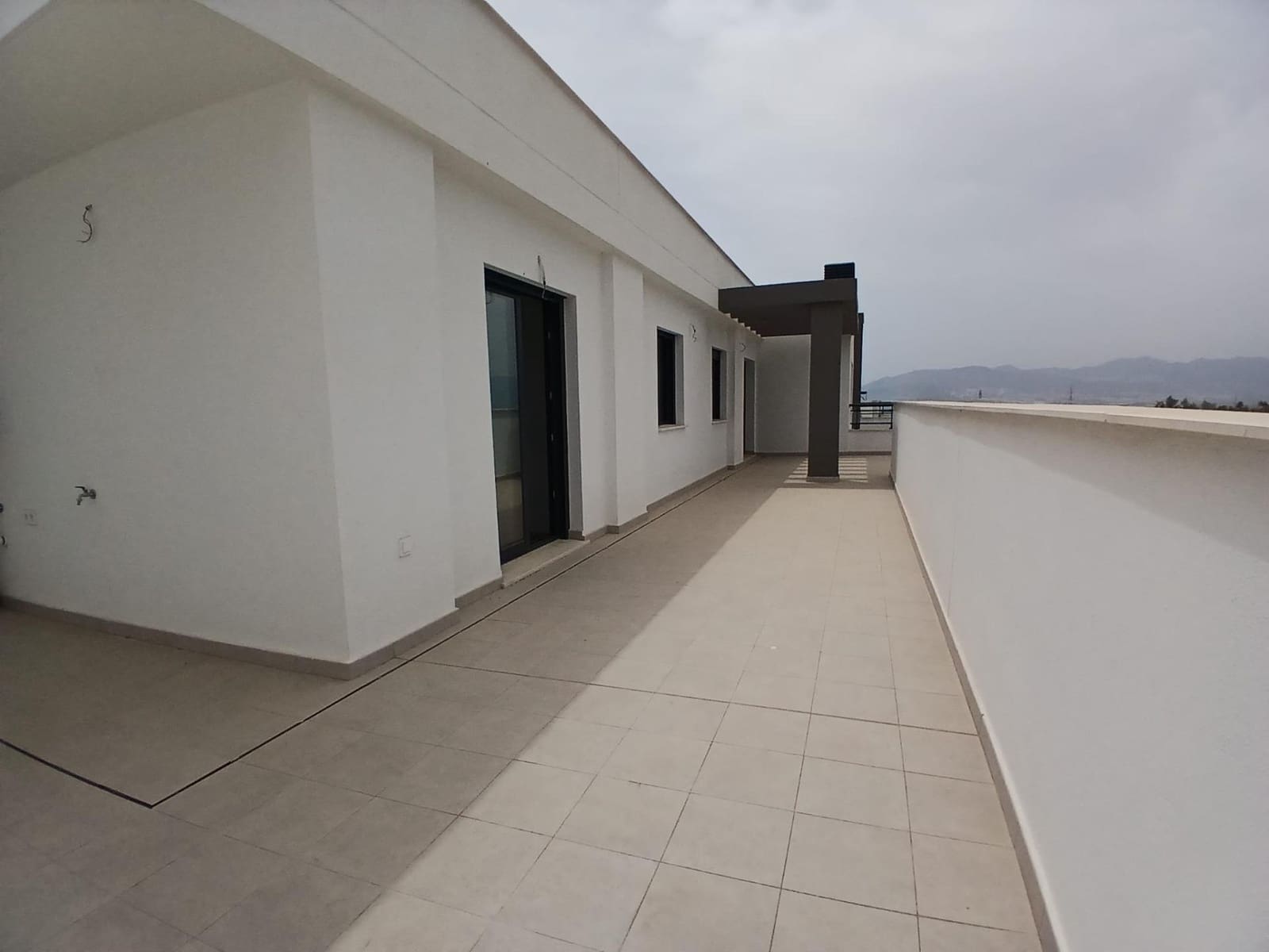 3 sypialnia Mieszkanie na sprzedaż w Puerto de la Torre z basenem garażem - 550 000 € (Ref: 9990822)