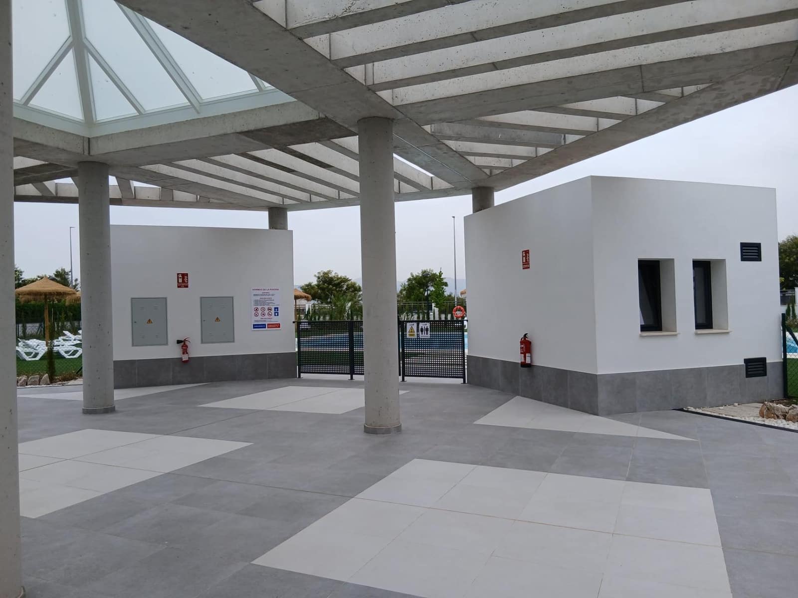 3 sypialnia Mieszkanie na sprzedaż w Puerto de la Torre z basenem garażem - 550 000 € (Ref: 9990822)