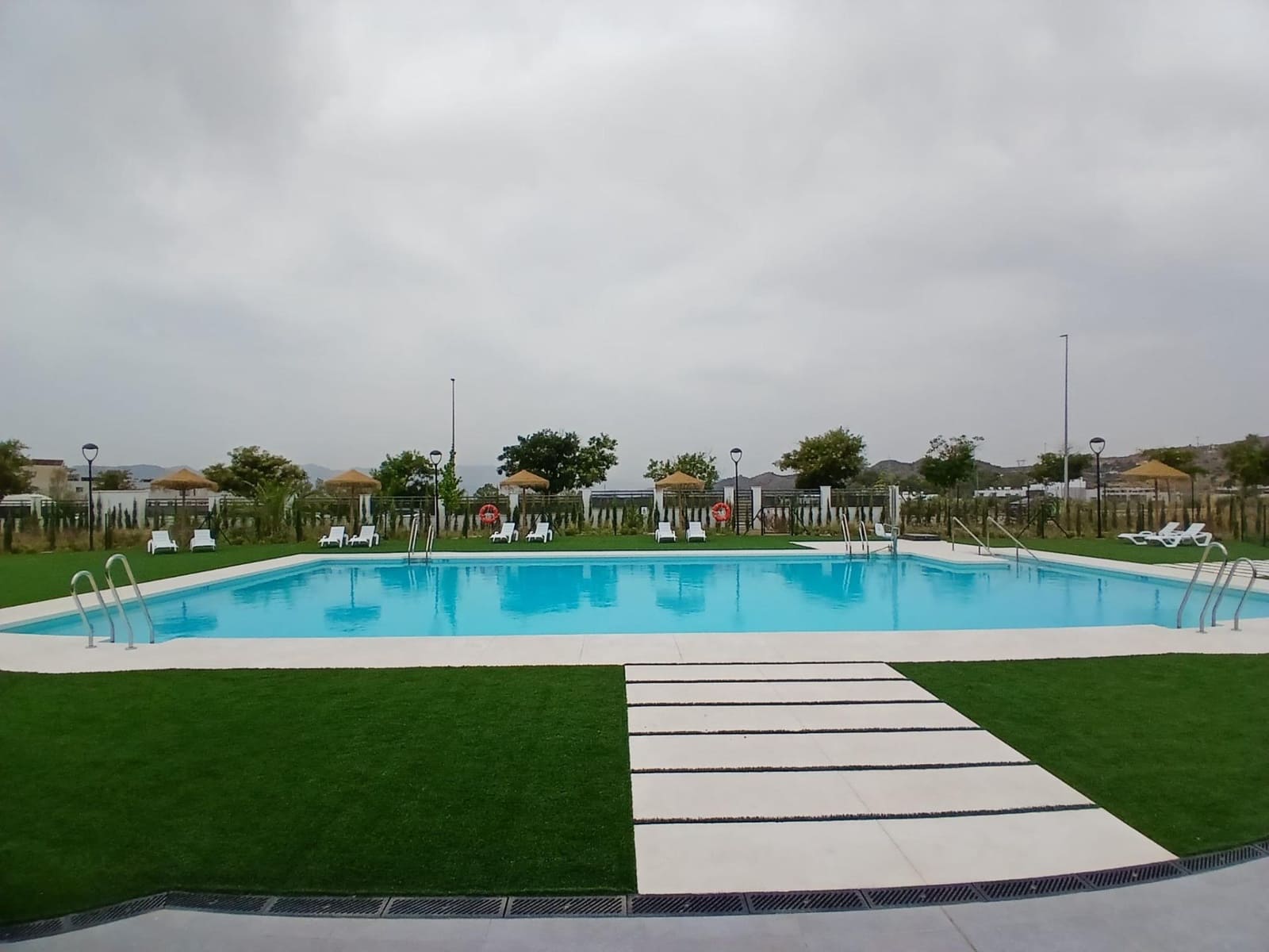 3 sypialnia Mieszkanie na sprzedaż w Puerto de la Torre z basenem garażem - 550 000 € (Ref: 9990822)