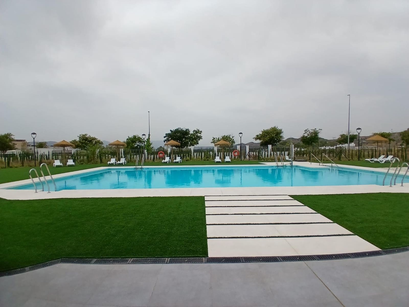3 sypialnia Mieszkanie na sprzedaż w Puerto de la Torre z basenem garażem - 550 000 € (Ref: 9990822)