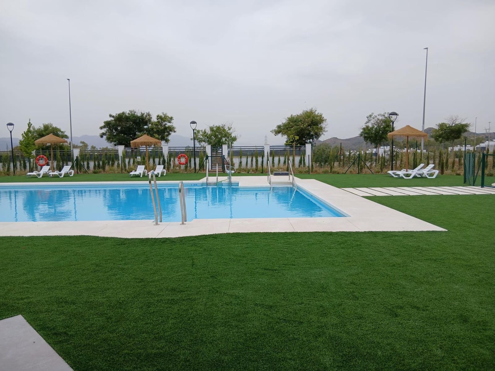 3 sypialnia Mieszkanie na sprzedaż w Puerto de la Torre z basenem garażem - 550 000 € (Ref: 9990822)