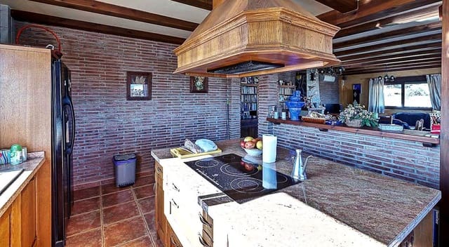 4 camera da letto Villa in vendita in Avda Pescia - Ctra de Frigiliana, Nerja con piscina garage - 695.000 € (Rif: 5437436)