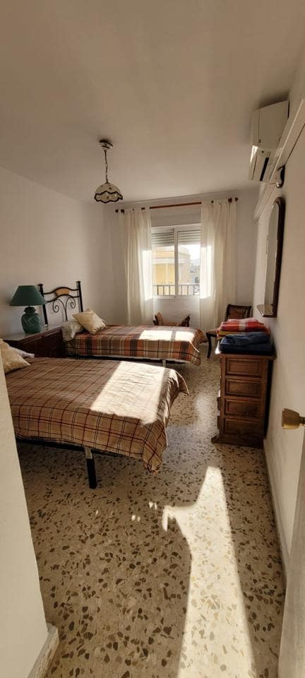 2 slaapkamer Flat te huur in Nerja met zwembad - € 1.500 (Ref: 6132064)