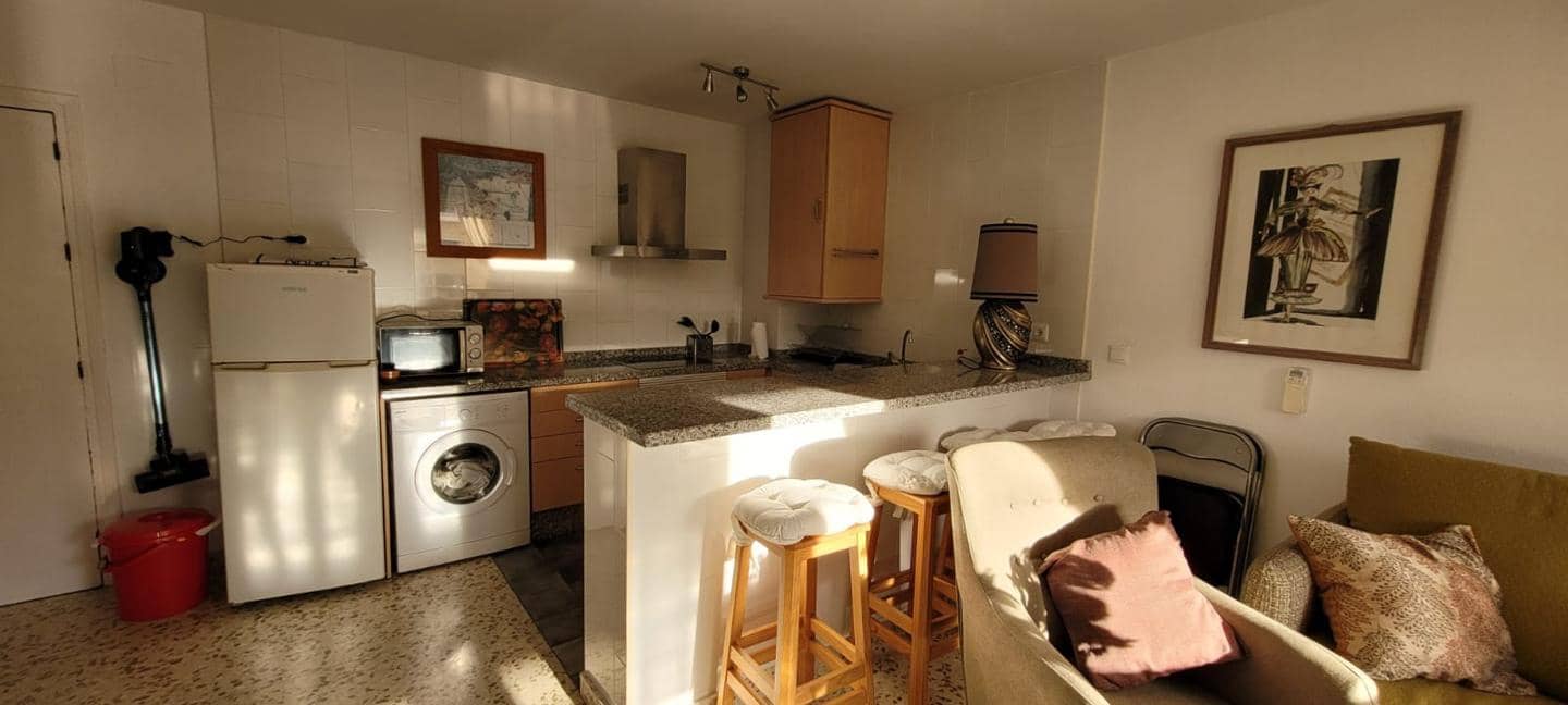 2 slaapkamer Flat te huur in Nerja met zwembad - € 1.500 (Ref: 6132064)