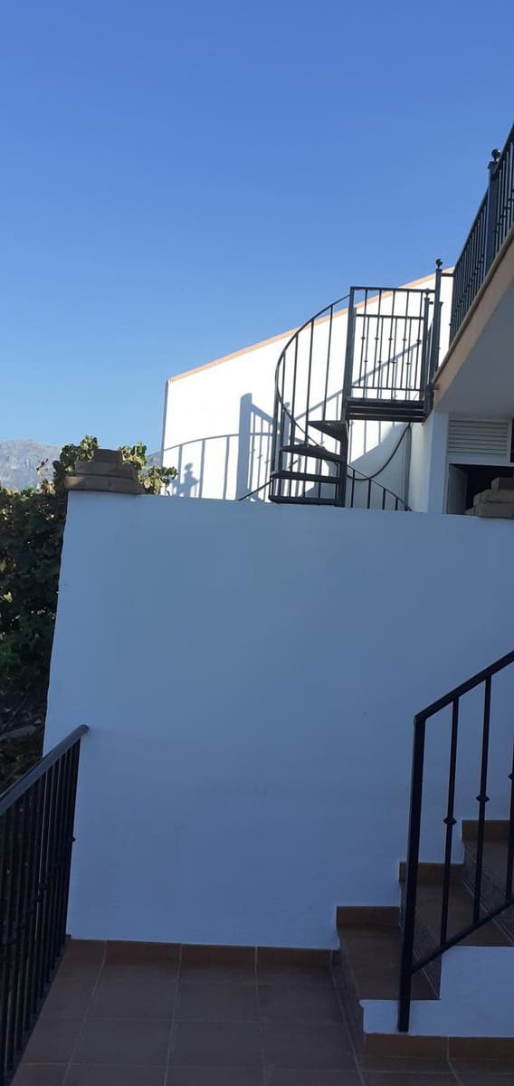 5 bedroom Villa for sale in Frigiliana with pool garage - € 850,000 (Ref: 6389625)