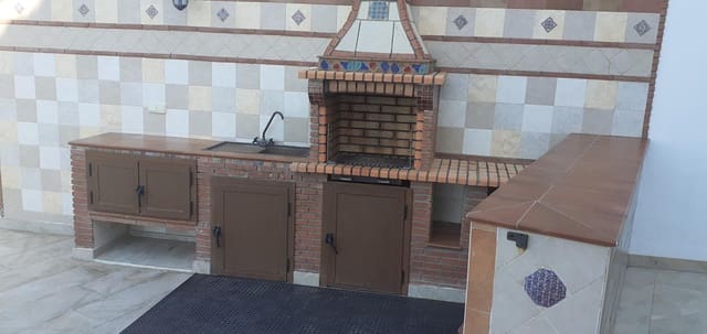 5 sypialnia Willa na sprzedaż w Frigiliana z basenem garażem - 850 000 € (Ref: 6389625)