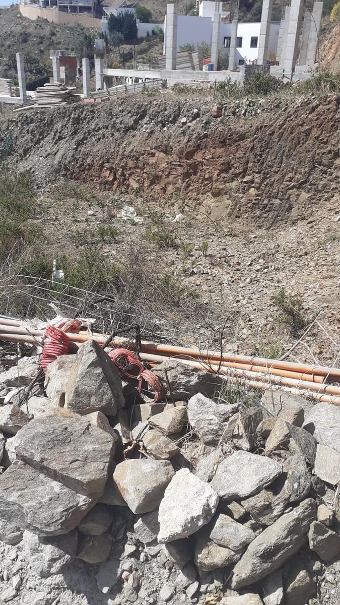 Grunde uden byggetilladelser til salg i Torrox-Costa - € 135.000 (Ref: 7469169)