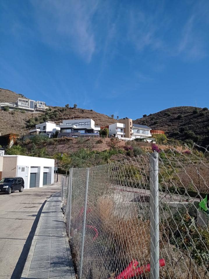 Grunde uden byggetilladelser til salg i Torrox-Costa - € 135.000 (Ref: 7469169)