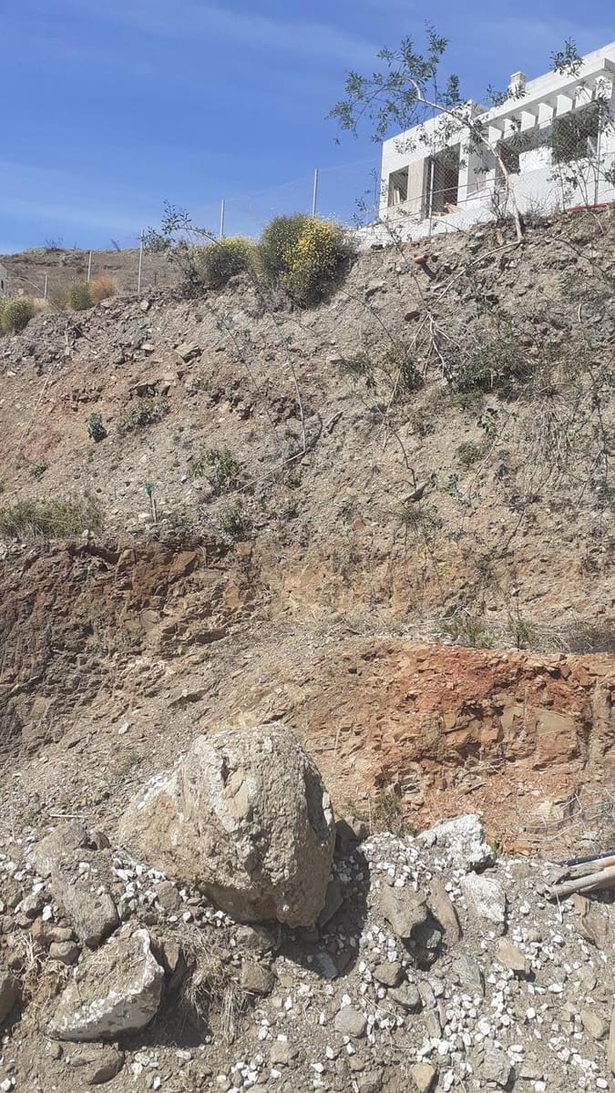Grunde uden byggetilladelser til salg i Torrox-Costa - € 135.000 (Ref: 7469169)