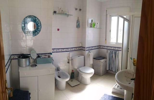 3 chambre Villa/Maison à vendre à Urbanización Santa Rosa, Torrox avec piscine garage - 450 000 € (Ref: 7688972)