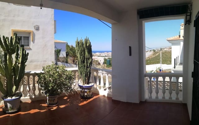 3 chambre Villa/Maison à vendre à Urbanización Santa Rosa, Torrox avec piscine garage - 450 000 € (Ref: 7688972)