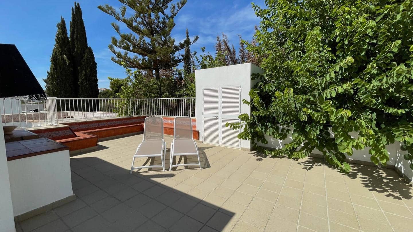 4 chambre Villa/Maison à vendre à Nerja avec piscine - 699 000 € (Ref: 8037567)