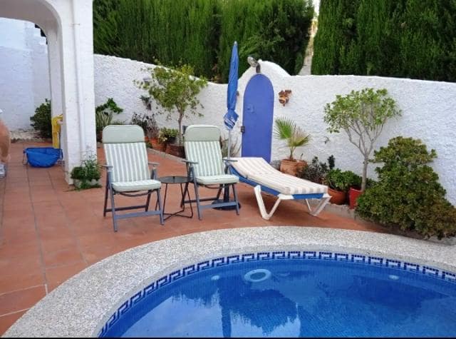 3 soveværelse Villa til salg i Nerja med swimmingpool garage - € 645.000 (Ref: 8050379)