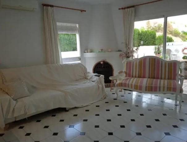 3 soveværelse Villa til salg i Nerja med swimmingpool garage - € 645.000 (Ref: 8050379)