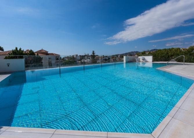 3 soverom Leilighet til salgs i Nerja med garasje - € 496 000 (Ref: 8240562)