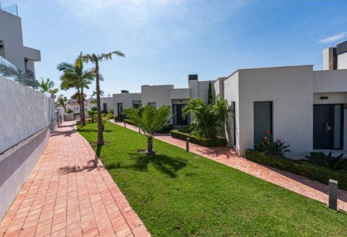3 soverom Leilighet til salgs i Nerja med garasje - € 496 000 (Ref: 8240562)