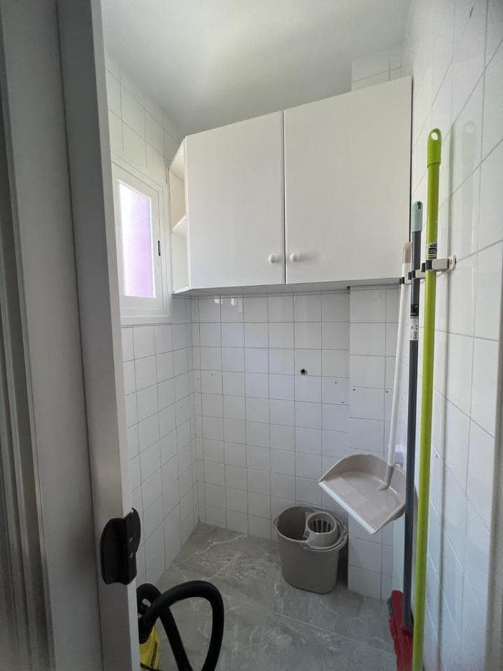 2 soverom Leilighet til leie i Nerja - € 1 200 (Ref: 8493110)