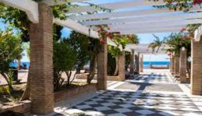 2 soverom Leilighet til leie i Nerja - € 1 200 (Ref: 8493110)