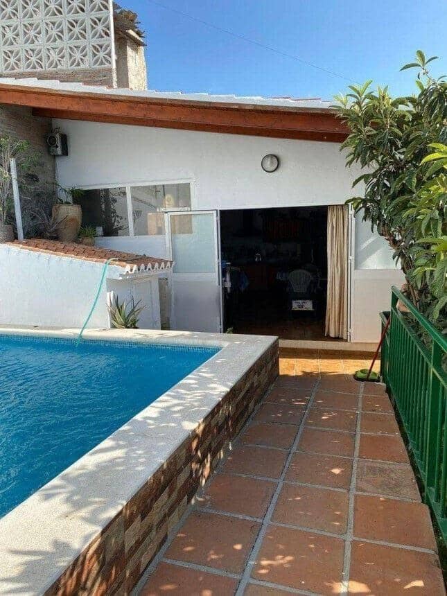 3 soveværelse Villa til salg i Velez-Malaga med swimmingpool - € 490.000 (Ref: 8520648)