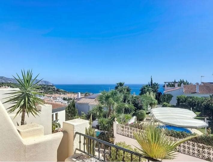 3 chambre Villa/Maison à vendre à Nerja avec piscine - 499 000 € (Ref: 8536151)