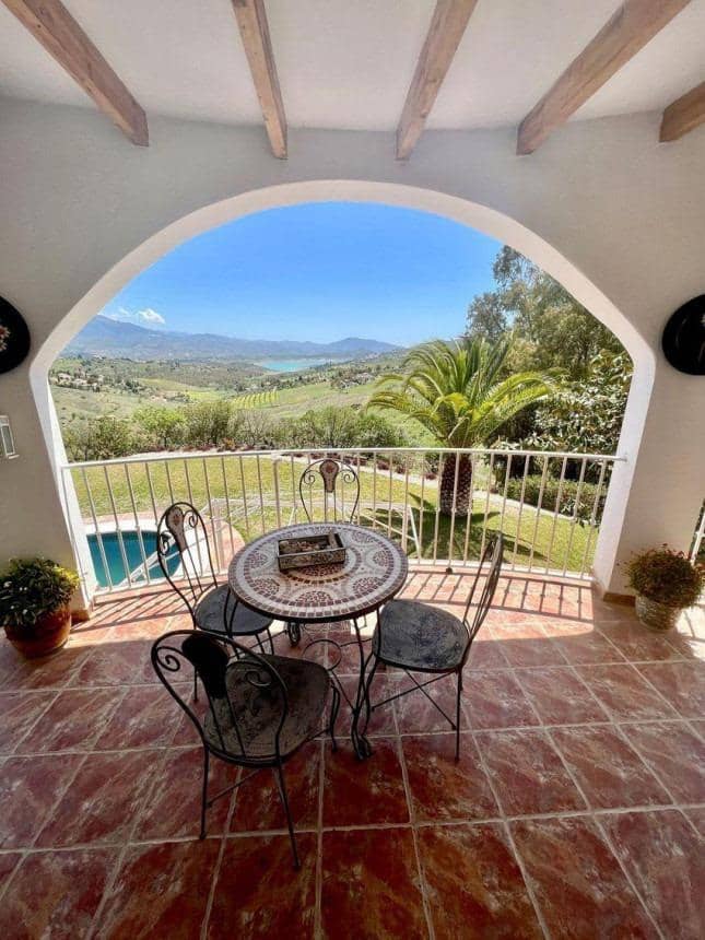 6 sovrum Villa till salu i Vinuela med pool garage - 820 000 € (Ref: 8596784)