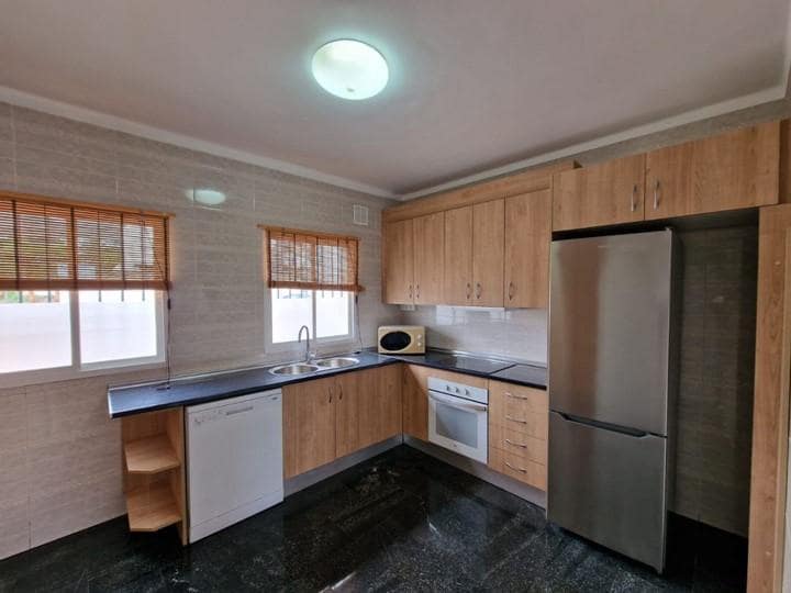 3 soveværelse Villa til salg i Nerja med swimmingpool - € 490.000 (Ref: 9031494)