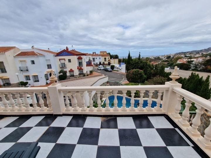 3 soveværelse Villa til salg i Nerja med swimmingpool - € 490.000 (Ref: 9031494)