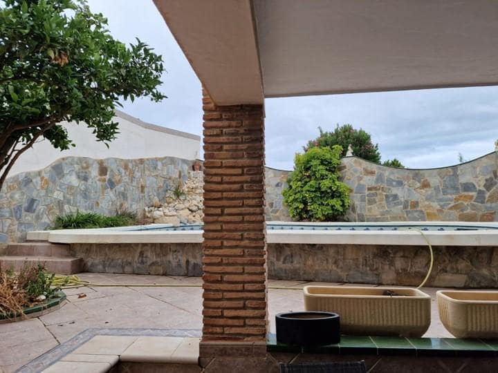 3 soveværelse Villa til salg i Nerja med swimmingpool - € 490.000 (Ref: 9031494)