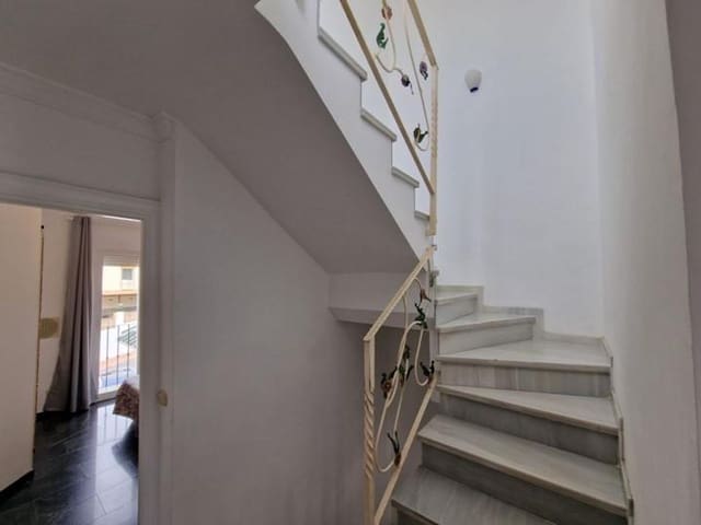 3 soveværelse Villa til salg i Almijara, Nerja med swimmingpool - € 490.000 (Ref: 9031494)