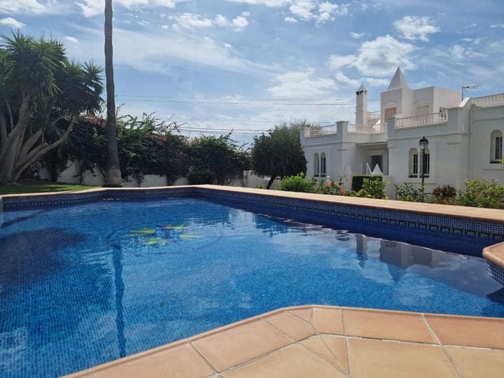 4 quarto Moradia para venda em Nerja - 839 000 € (Ref: 9033566)