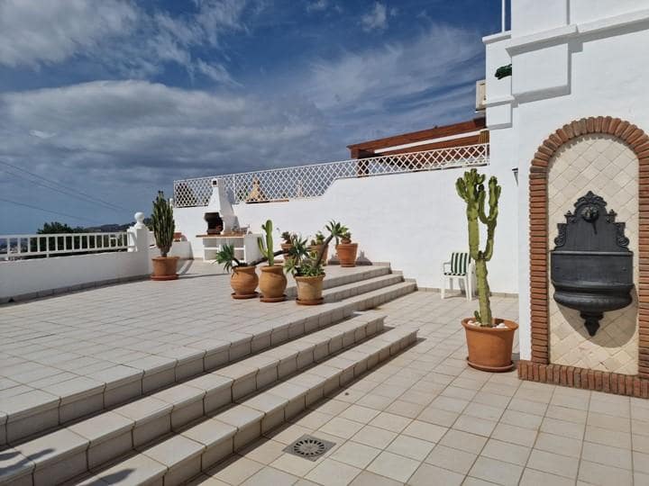 4 quarto Moradia para venda em Nerja - 839 000 € (Ref: 9033566)