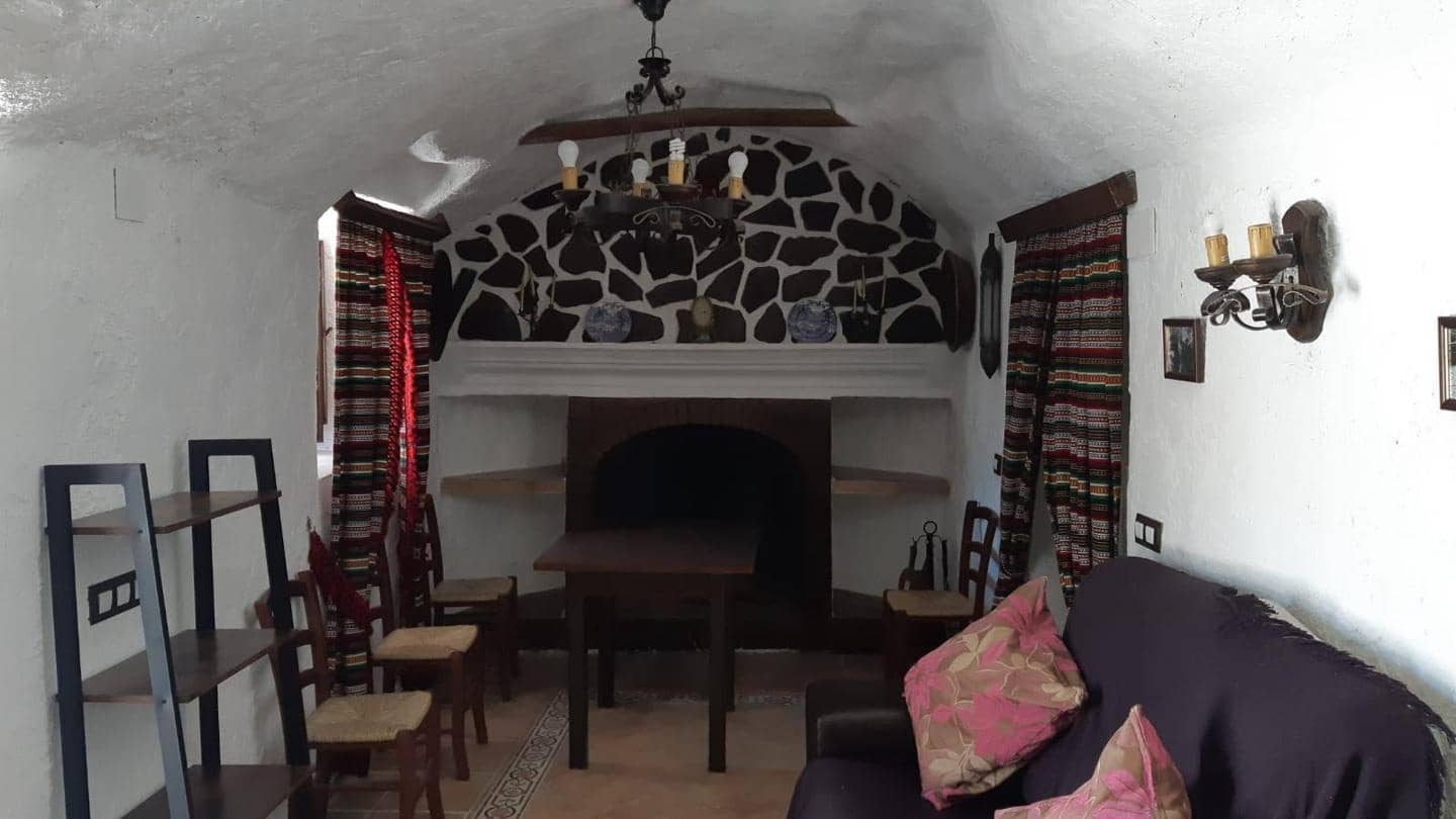 3 chambre Villa/Maison à vendre à Baza avec piscine garage - 236 000 € (Ref: 9057179)